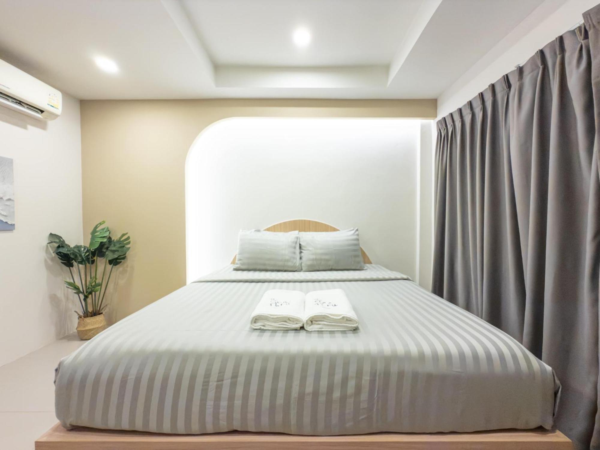 The Seathru Koh Larn Hotel 3*